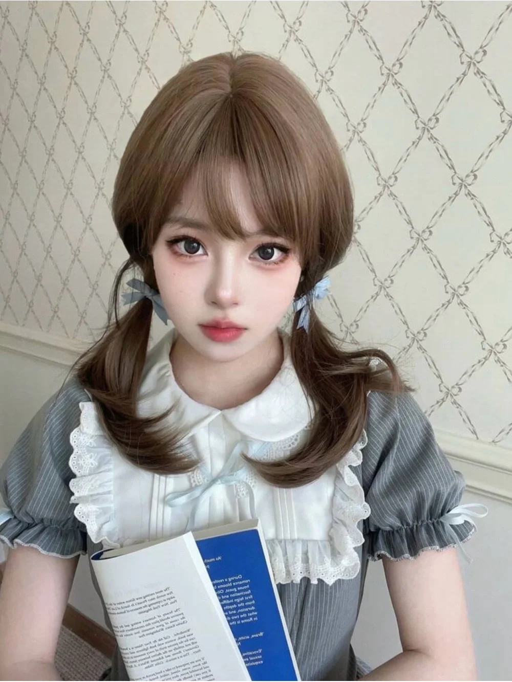 Heat Resistant Wavy Wig In Brown With Bangs 18”